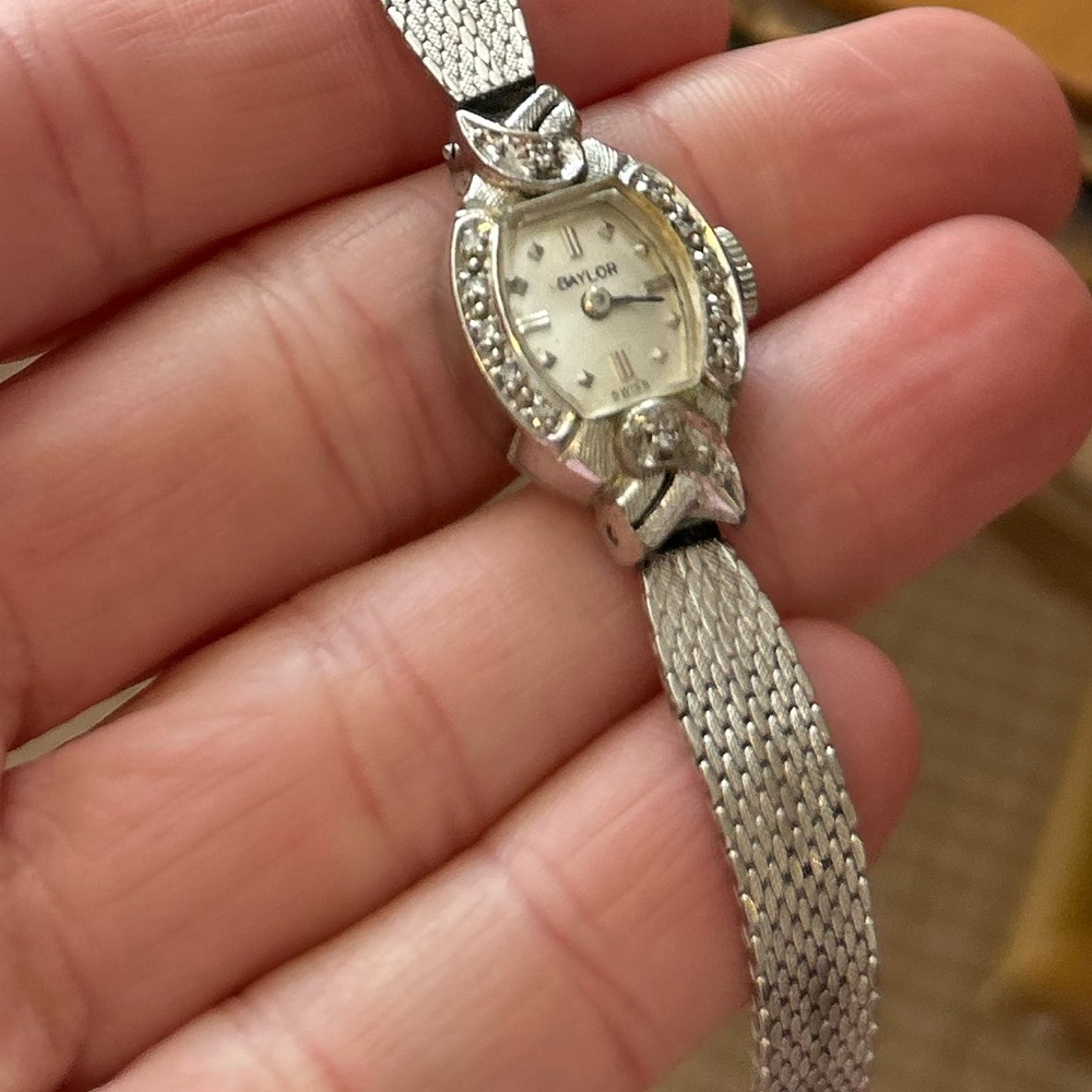 Antique Dainty Deco Watch - Picture 5 of 10
